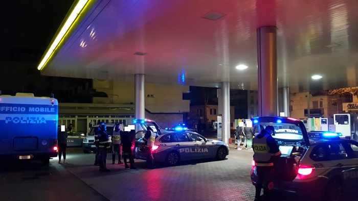controlli-polizia-notte.jpg