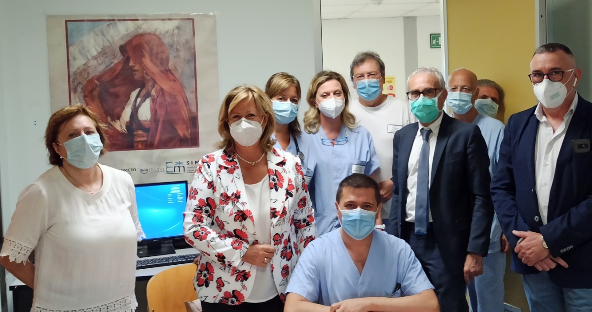 LASSESSORE-VERI-IN-VISITA-AL-PRONTO-SOCCORSO-DEL-POLICLINICO-DI-CHIETI.jpg