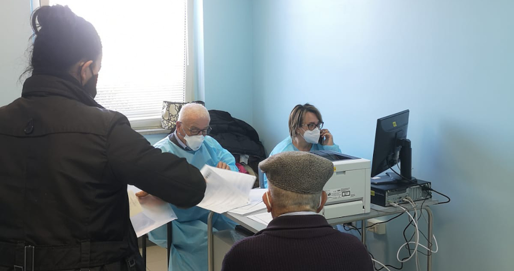 210310_-_vaccinazione_san_vito_chietino_anziano.jpg
